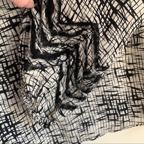 Parker 100% Silk Top with Fringe and Cutout Detail Size XS - Picture 5 of 8